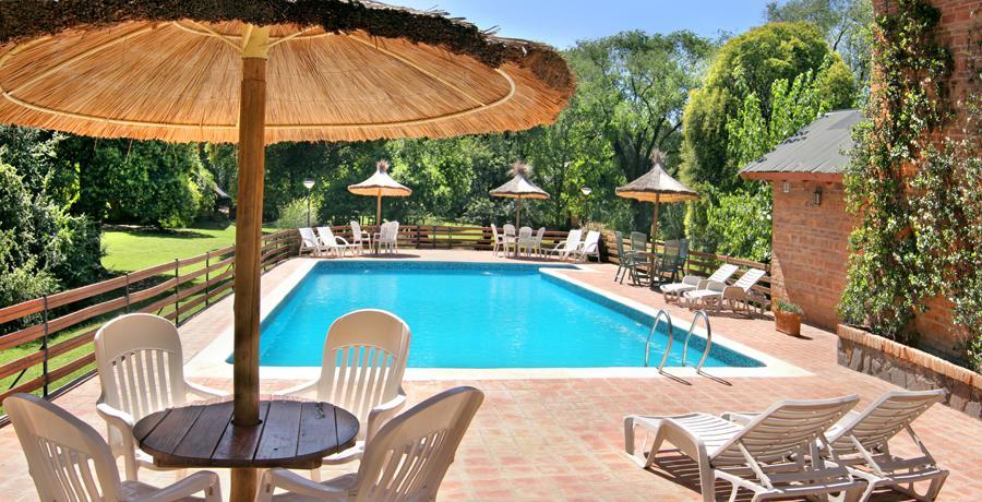 Grenouille Hotel Villa General Belgrano Exterior photo